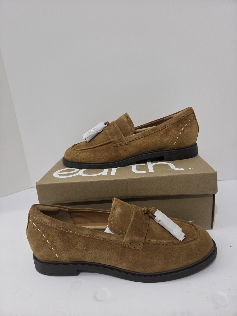 Women's Earth Deeana Tassel Cushioned Arch Support Loafers Natural Suede Size 11